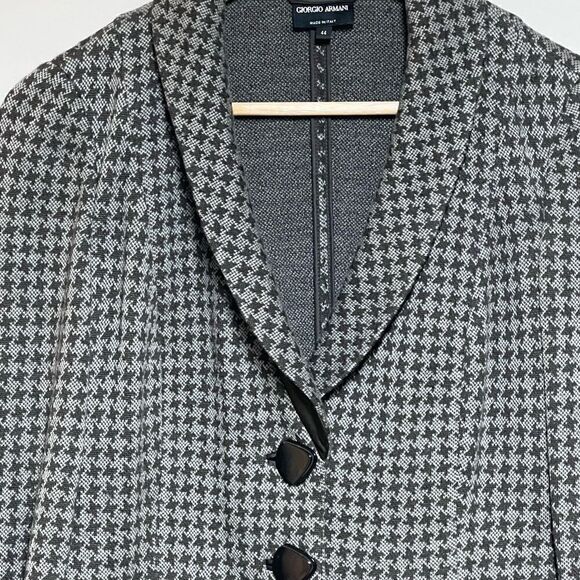 Giorgio Armani grey blazer houndstooth, three button closure Womens 44 Sz L - Picture 5 of 9